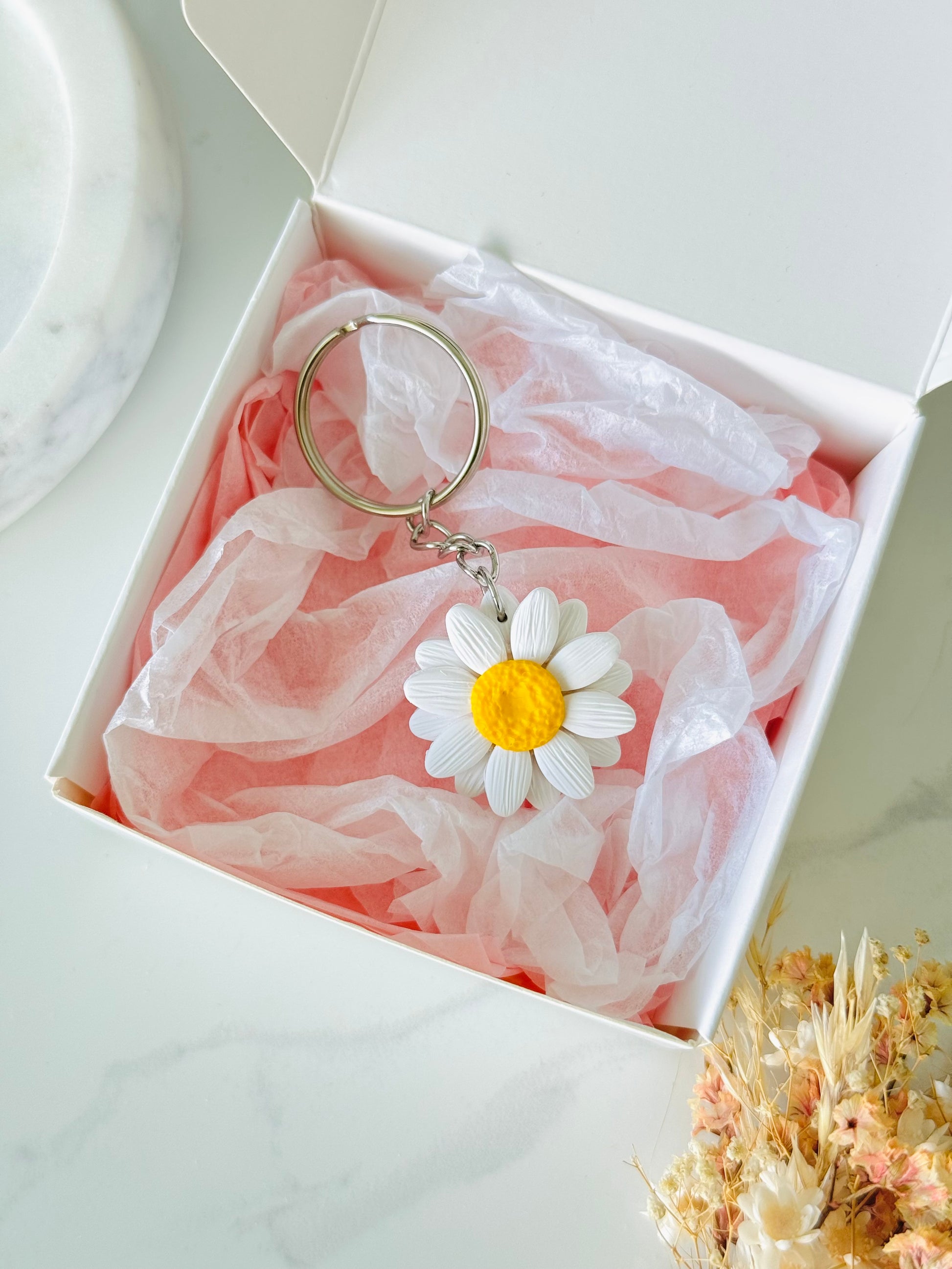 Handmade polymer clay daisy flower keychain with keyring attachment NZ