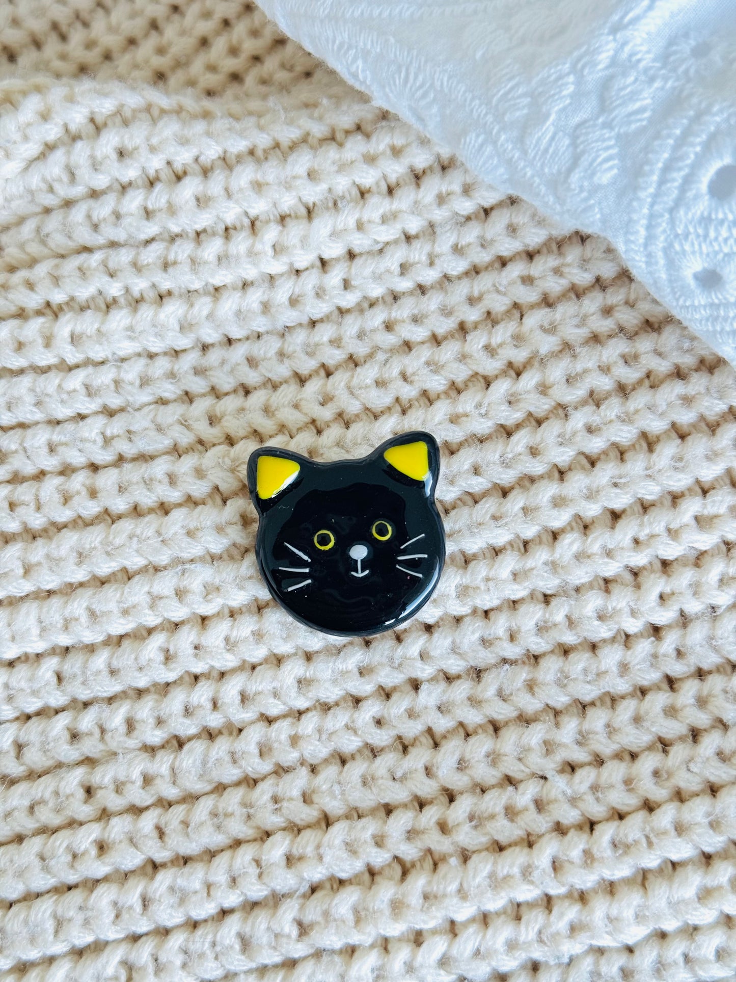 Cute cat pin brooch accessory, handmade animal brooch from polymer clay