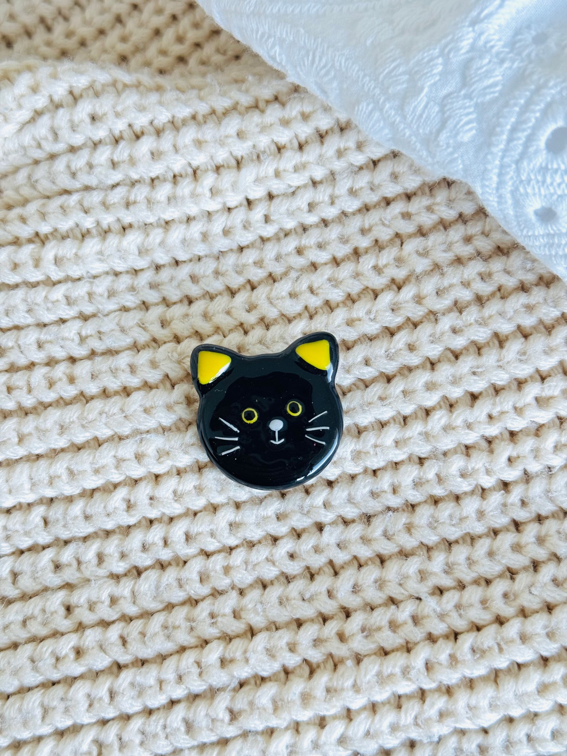 Cute cat pin brooch accessory, handmade animal brooch from polymer clay